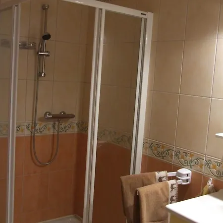 Les Abris De La Bed & Breakfast *